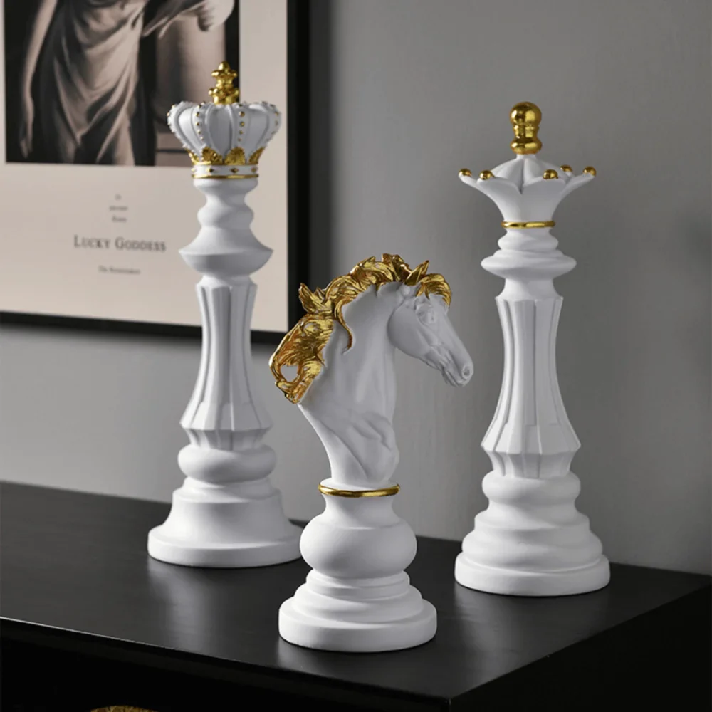 Escultura Trio de Peças de Xadrez - Zinova